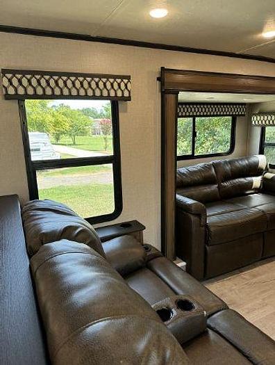 Used 2019 Coachmen Chaparral 370FL