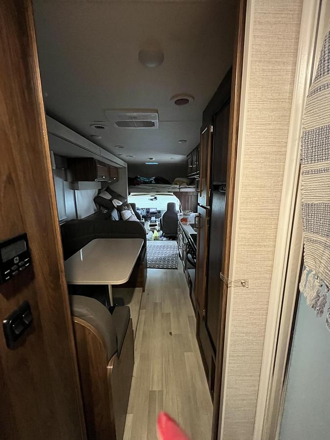 Used 2022 Winnebago Minnie Winnie E-Series 32-1 Class C Motorhome