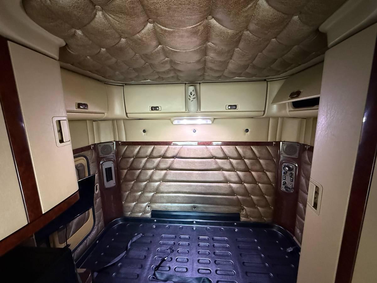 Used 2008 Freightliner Coronado 122SD