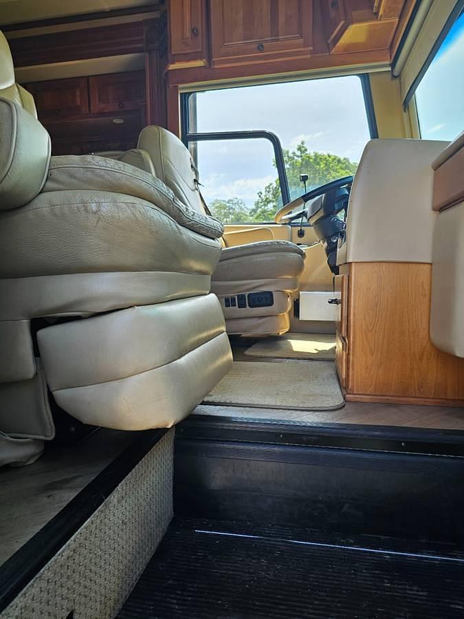 Used 2009 Monaco Dynasty 45 Stafford Iv