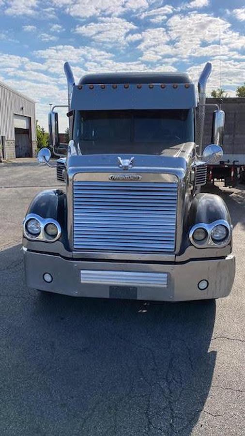 Used 2011 Freightliner Coronado 132