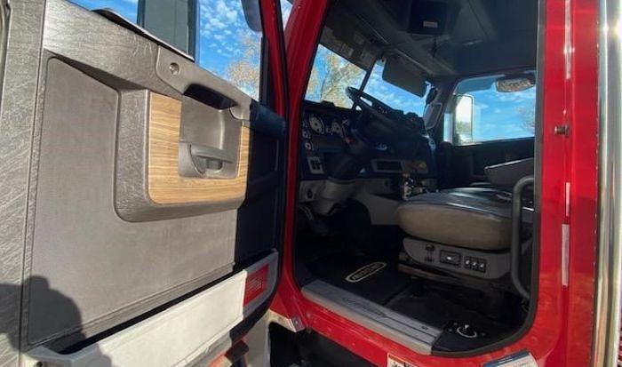 Used 2019 Freightliner 122SD