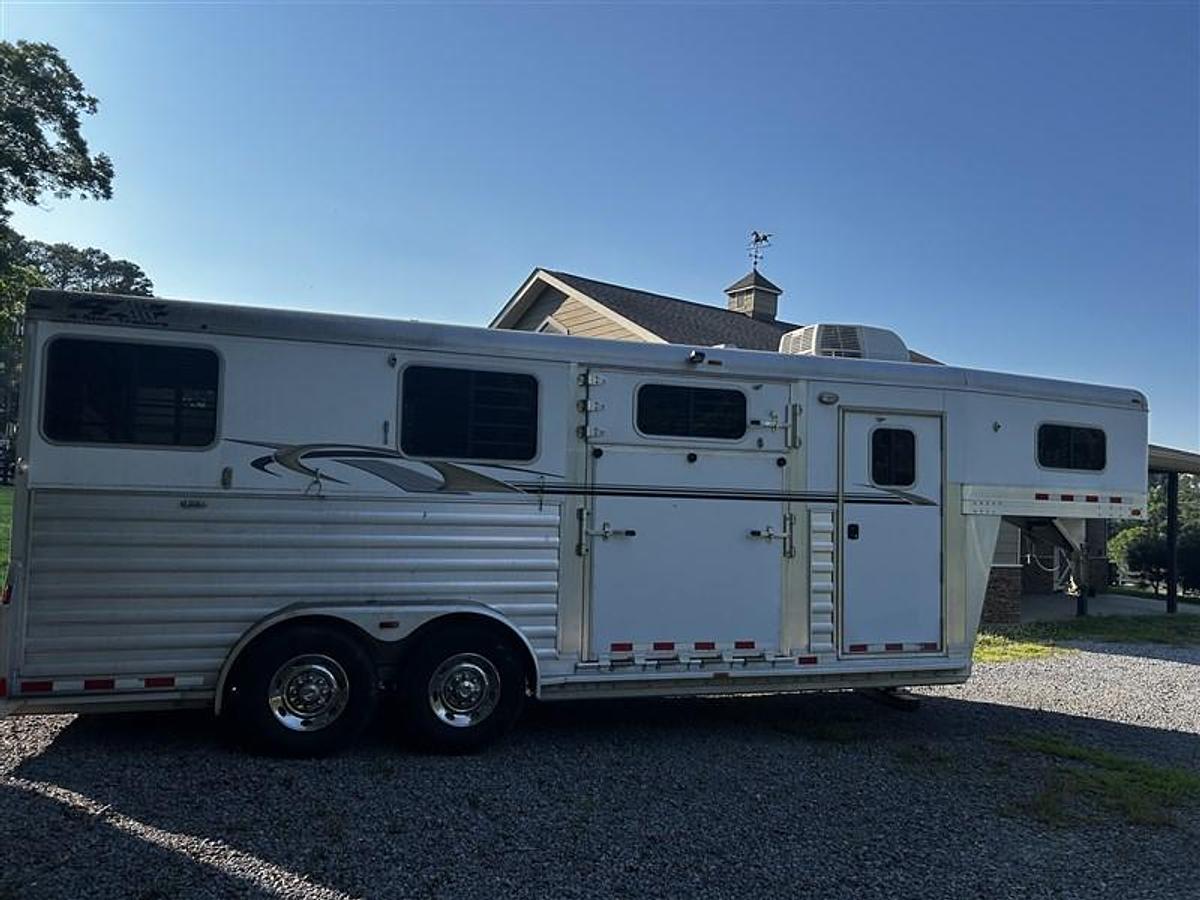Used 2011 4 Star Three Horse Trailer with Living Quarters
