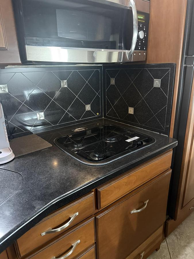 Used 2010 Winnebago Tour 40BD Class A Motorhome