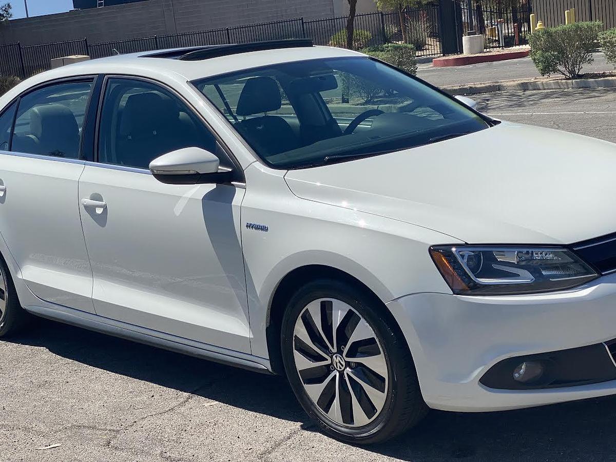 Used 2013 Volkswagen Jetta Hybrid SEL Premium
