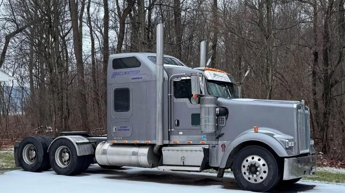 Used 2006 Kenworth W900L