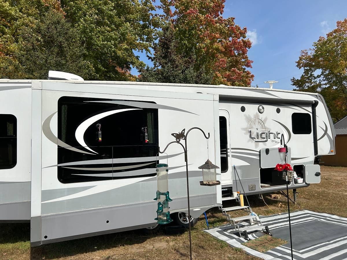 Used 2015 Open Range Light 318RLS