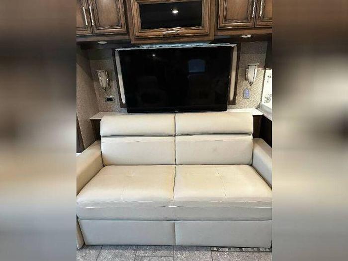 Used 2019 Newmar Ventana 4369
