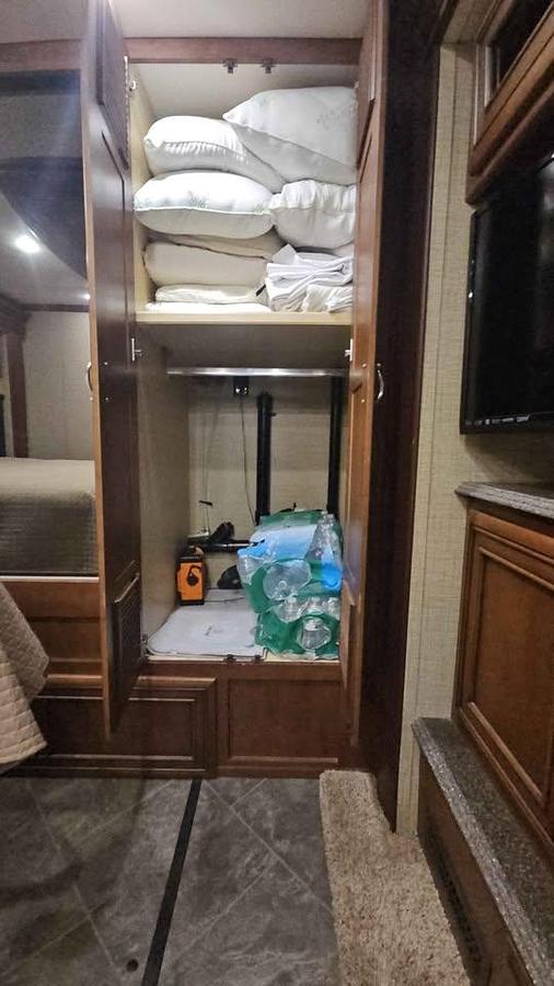 Used 2014 Newmar Ventana LE3436