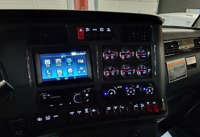 Used 2023 KENWORTH W990
