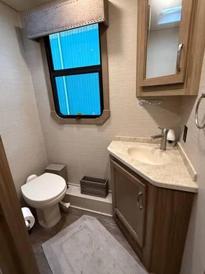 Used 2018 Jayco Seneca 37K