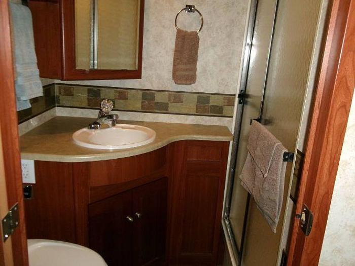 Used 2010 Winnebago SIGHTSEER 33C