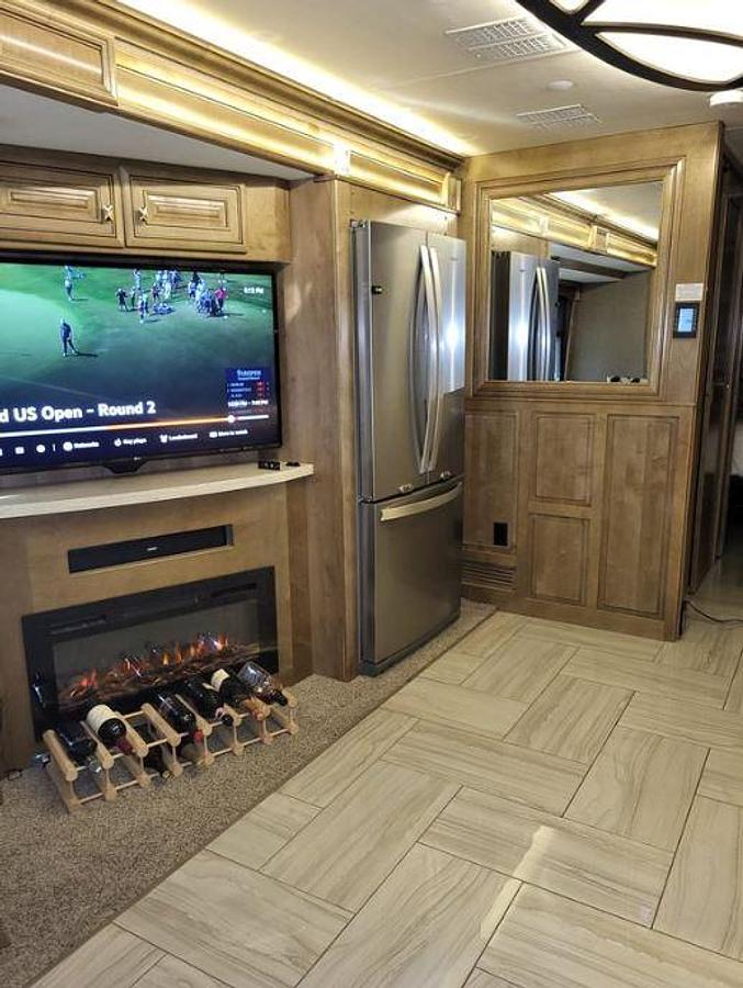 Used 2019 Fleetwood Discovery 40D LXE