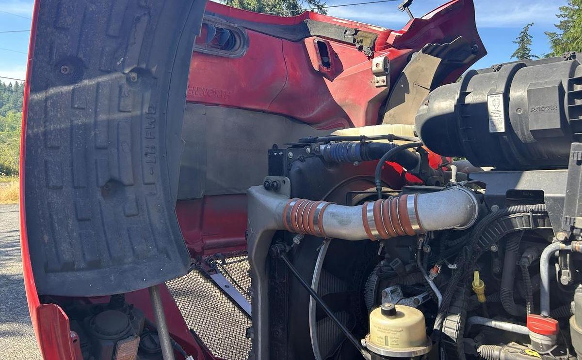 Used 2014 KENWORTH T660 Conventional Sleepe Semi