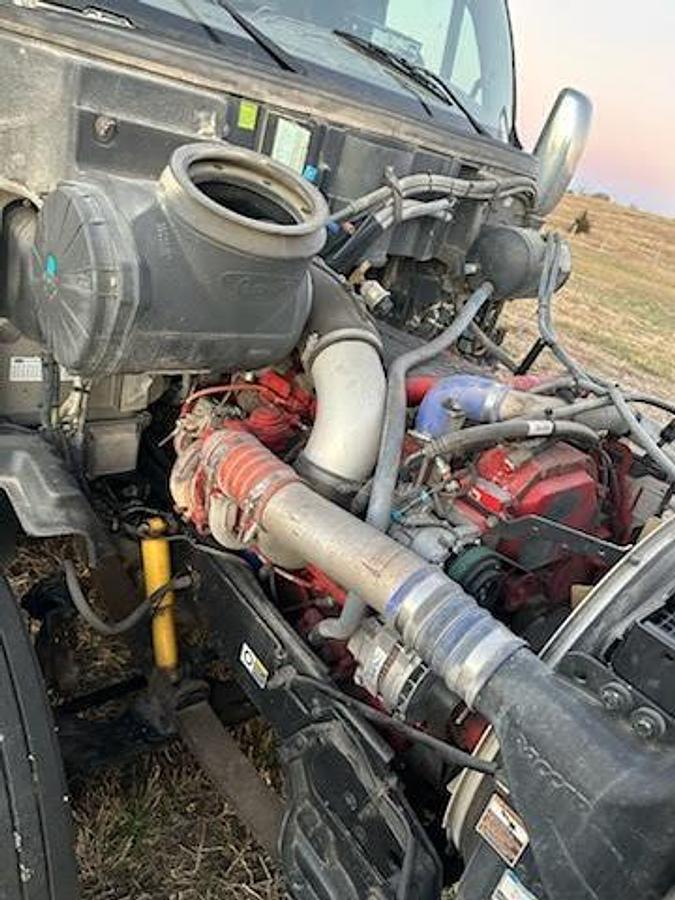 Used 2012 Peterbilt 587 Conventional Sleeper Semi