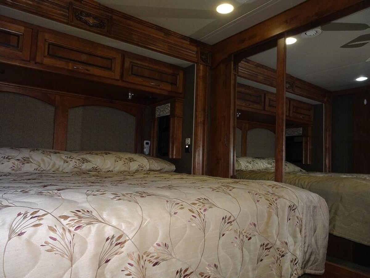 Used 2014 Holiday Rambler Ambassador 38PFT Class A Diesel Motorhome • King Bed • Washer/Dryer