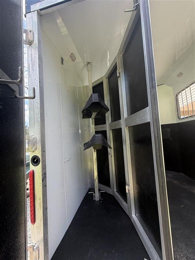 Used 2023 Bison Sv7208 2 Horse