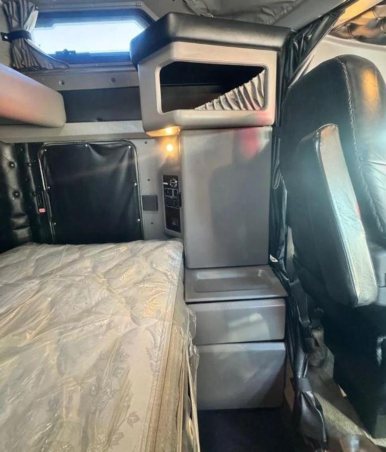 Used 2023 Kenworth W900L Sleeper Semi Truck