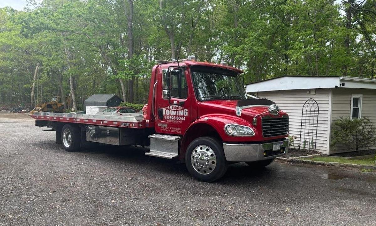 Used 2016 Freightliner Business Class M2 106 Rollback Tow Truck