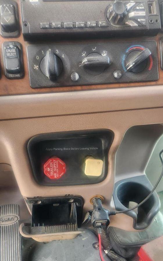 Used 2010 PETERBILT 388 Dump Truck