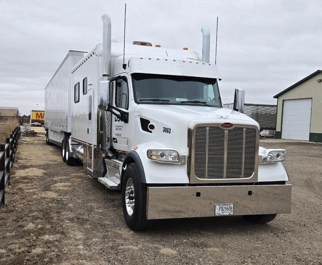 Used 2021 Peterbilt 567 Sleeper Truck