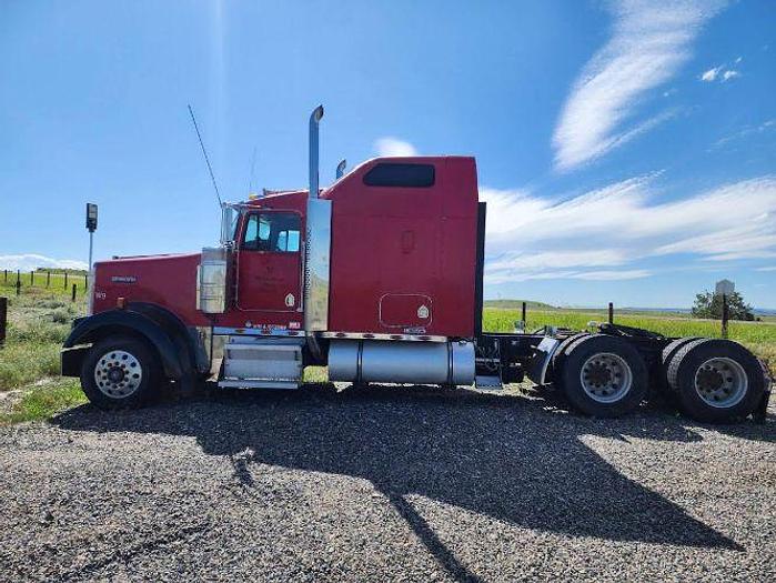 Used 2004 KENWORTH W900L