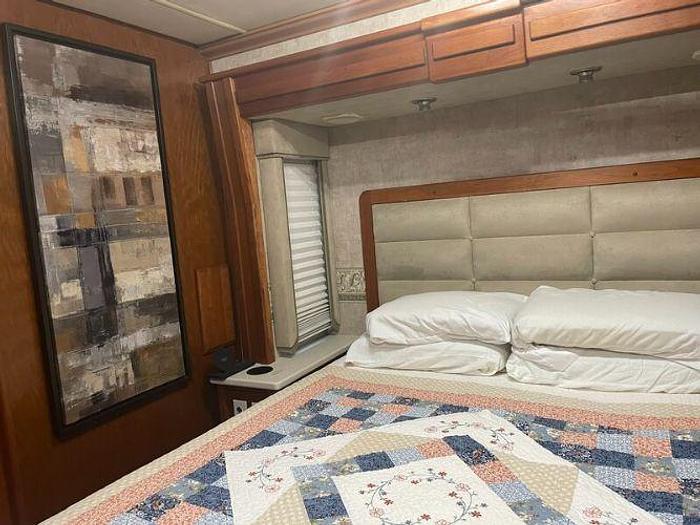 Used 2007 Fleetwood Revolution LE 40E