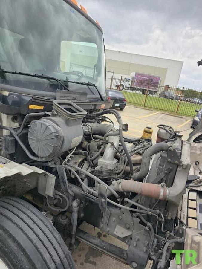 Used 2019 Hino 338 Refrigerated Box Truck • 26' Reefer • Carrier Refrigeration