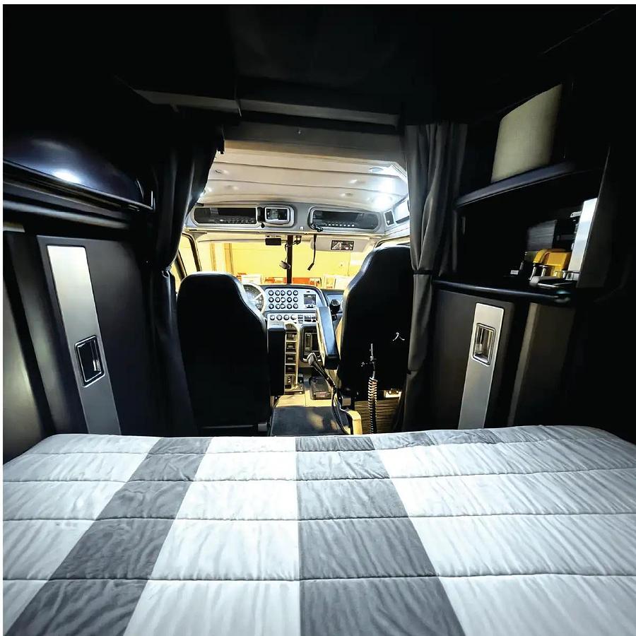 Used 2005 Peterbilt 379X