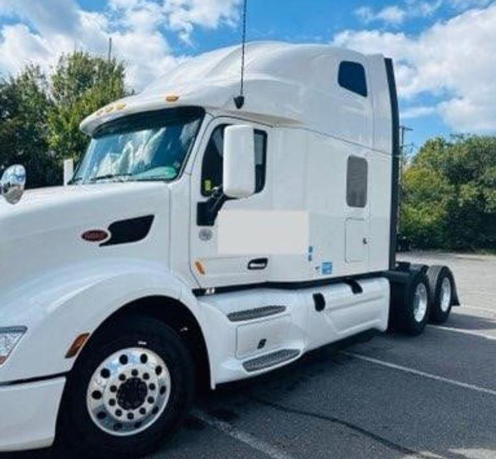 Used 2021 Peterbilt 579