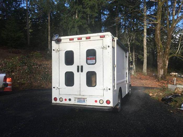 Used 2004 Ford E-350 Step Van Utilimaster