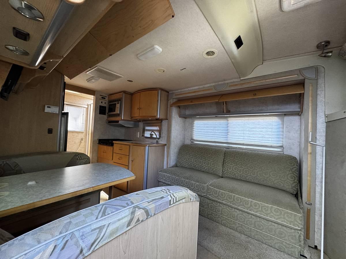 Used 2006 Itasca Navion 23H