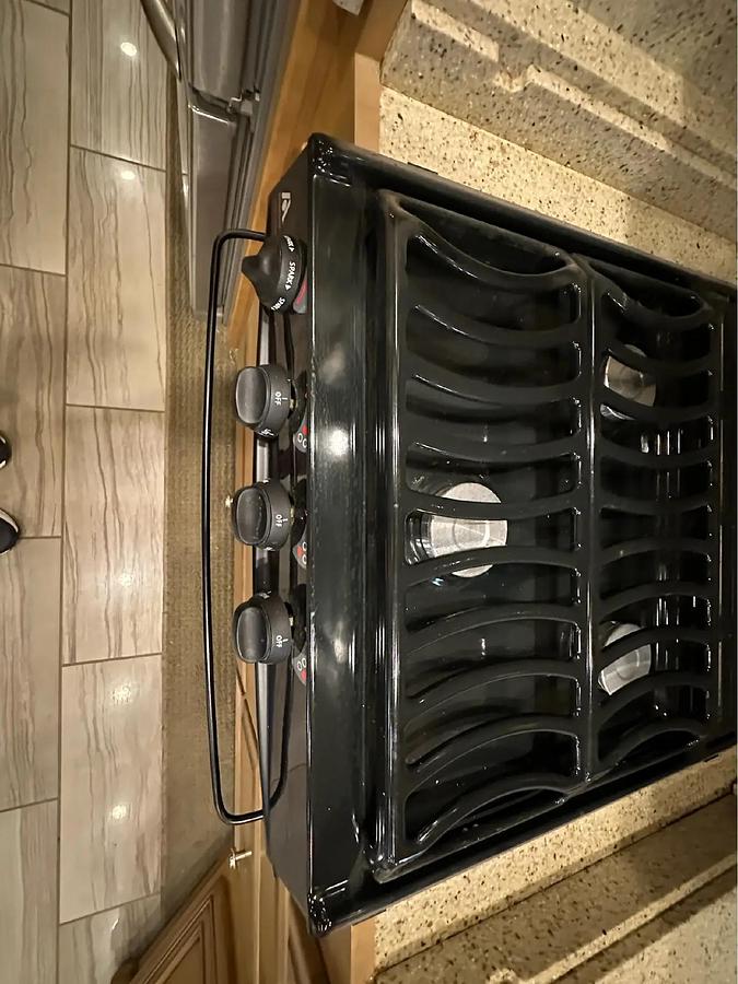 Used 2015 Newmar Ventana 4002