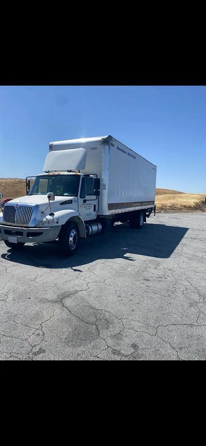 Used 2018 International 4300 SBA 4X2