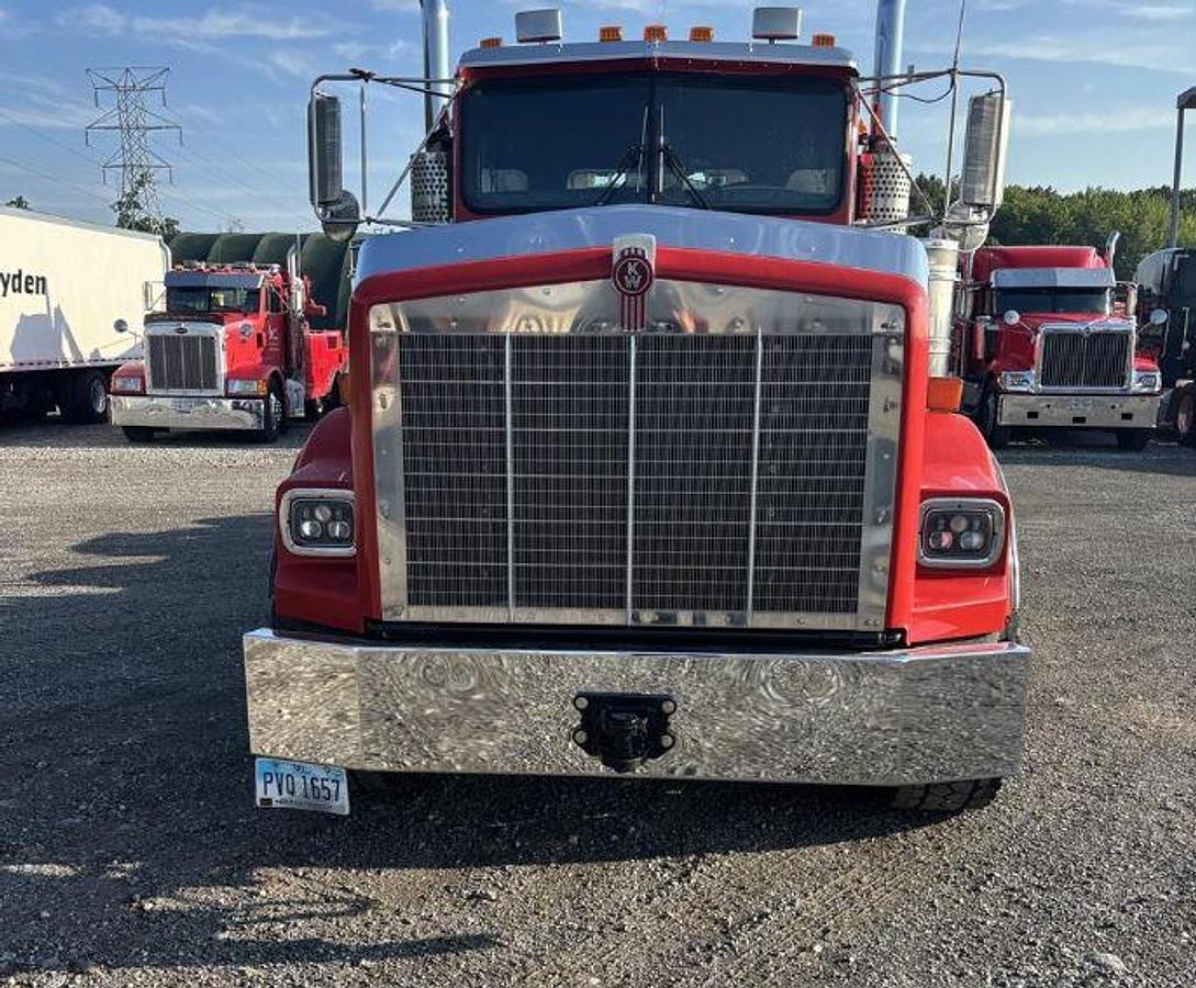 Used 2006 Kenworth T800 Wide Nose Day Cab Semi Truck