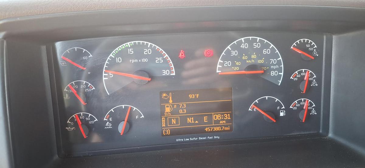 Used 2017 Volvo VNL64T670 Sleeper Semi Truck