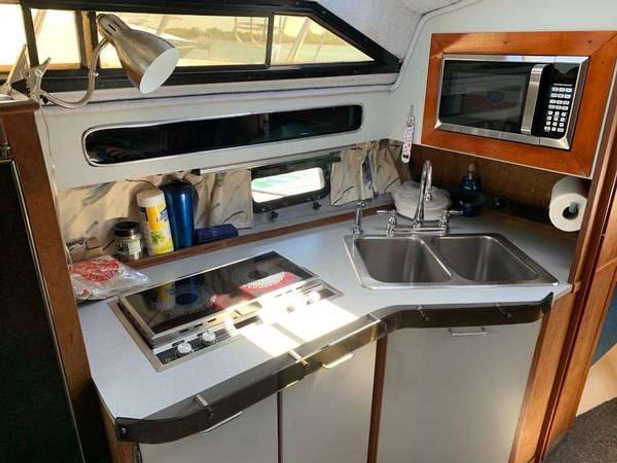 Used 1987 Cruisers 297 Elegante