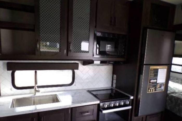 Used 2022 Grand Design Momentum 29G