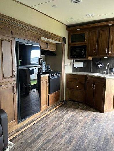 Used 2016 Coachmen Chaparral Lite 29RLS