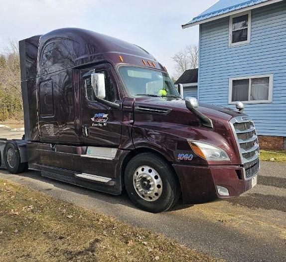 Used 2020 Freightliner CASCADIA 126