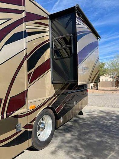 Used 2013 Fleetwood DISCOVERY 36J