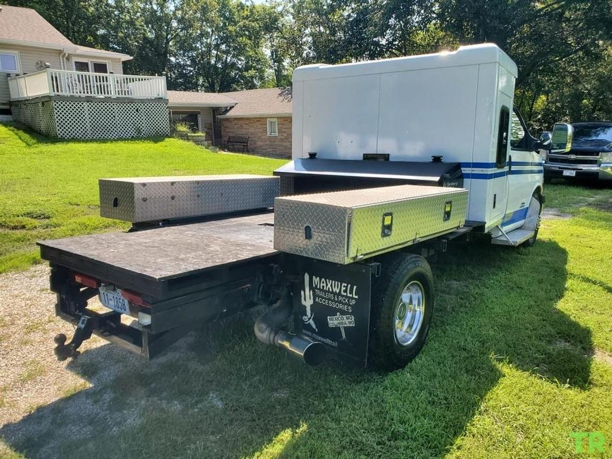 Used 2013 Chevy Express 4500 2wd 6.6L LGH Duramax Diesel Transporter