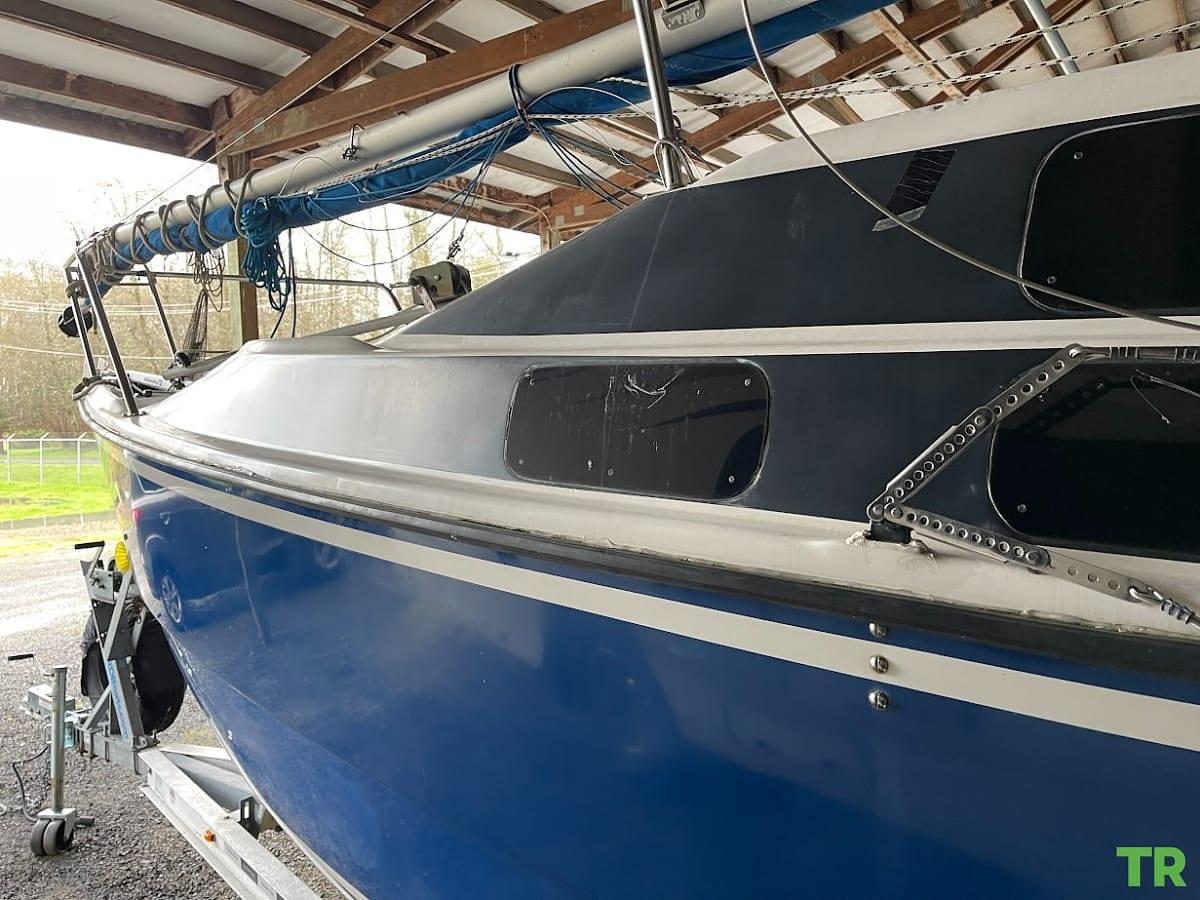 Used 2010 MacGregor 26M Trailerable Sailboat