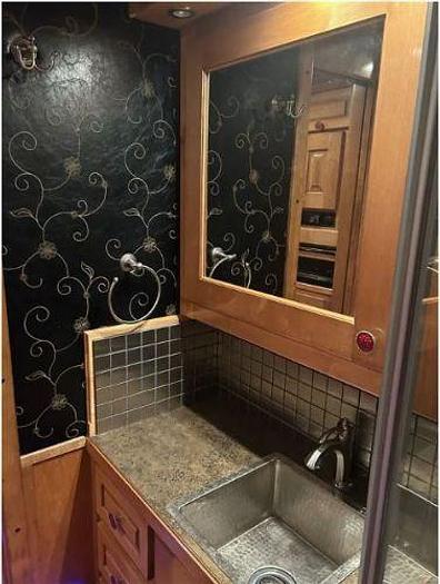 Used 2010 Hart 3 Horse Trailer With Living Quarters