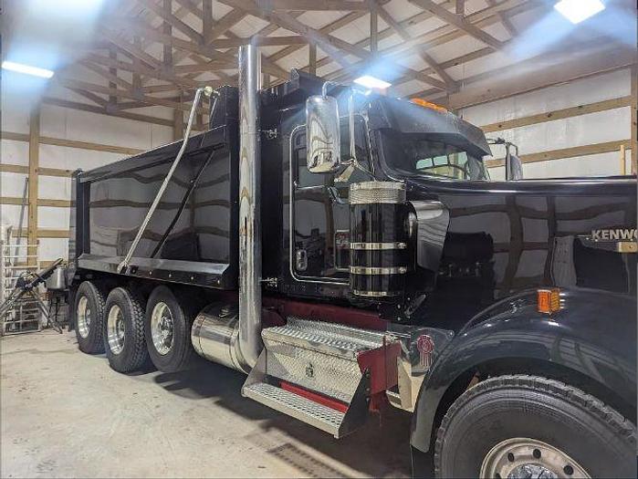 Used 2007 KENWORTH W900L Dump Truck
