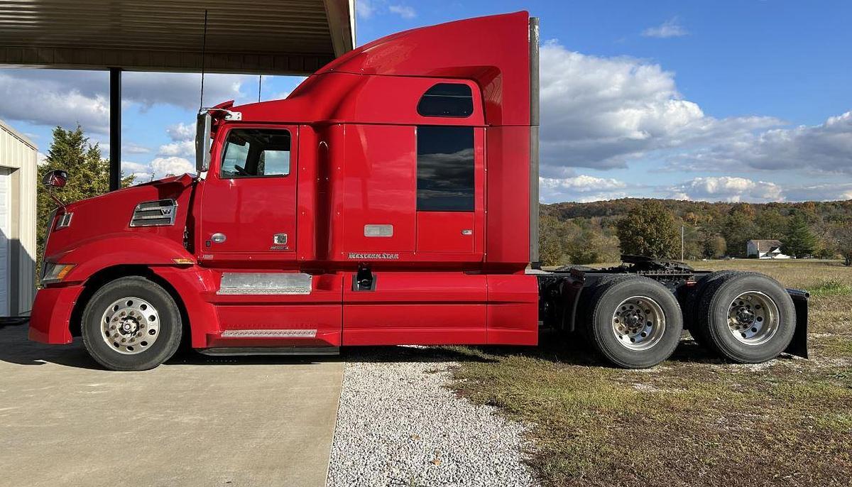 Used 2016 Western Star 5700XE