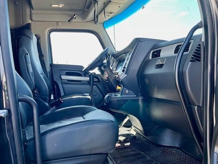 Used 2022 Kenworth T880 Sleeper Semi Truck