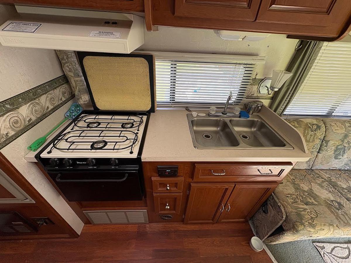 Used 2002 Coachmen Mirada Class A Motorhome