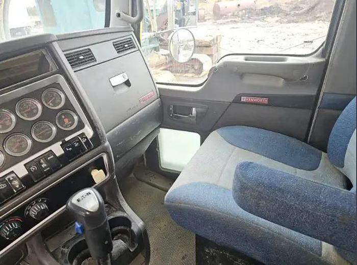 Used 2008 KENWORTH T800 Bay Lynx Multicat 8X4 Stone Spreader