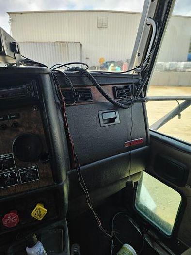 Used 2005 KENWORTH T600